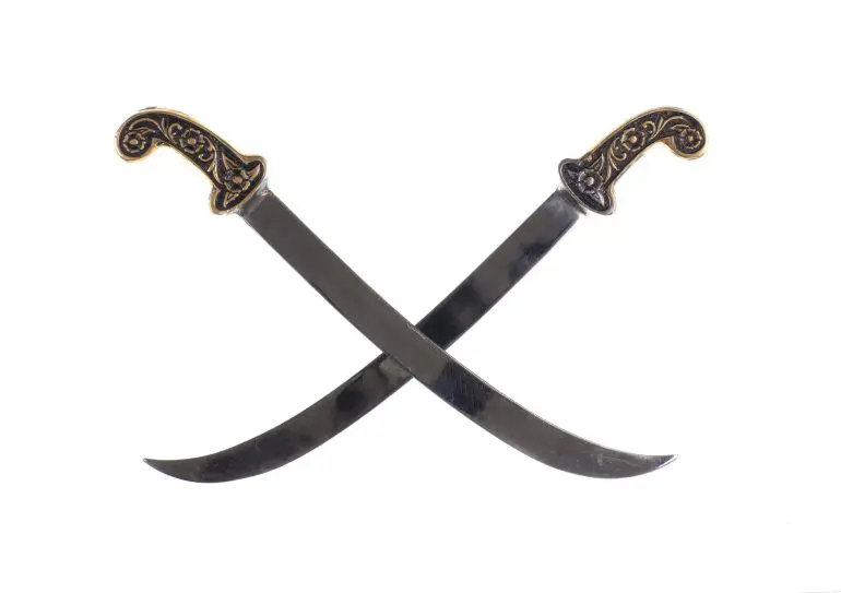 What is a Scimitar? Exploring the History, Design, and Uses of the Iconic Curved Sword