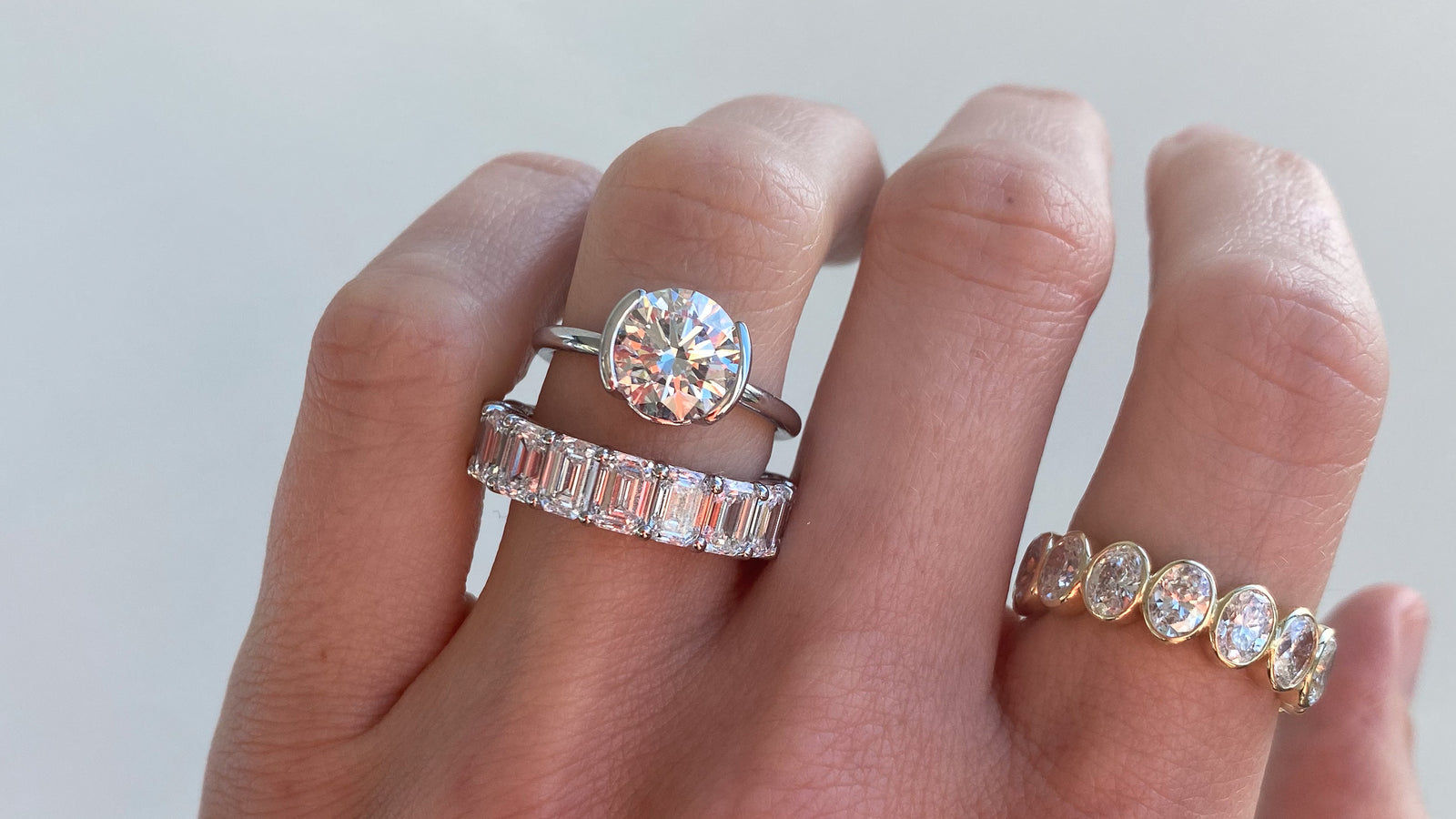 Discovering the Timeless Appeal of Burnished Rings: Craftsmanship, Style, and Meaning