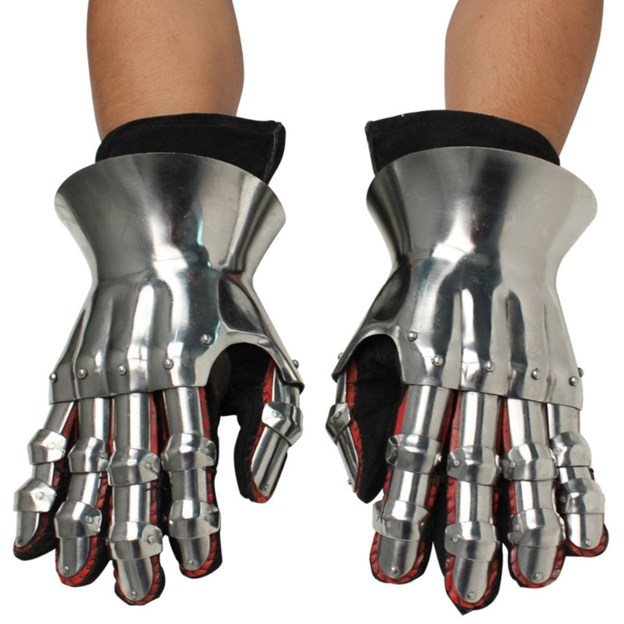 Gauntlets for Helsinki: The Perfect Combination of Style and Functionality for Nordic Adventurers