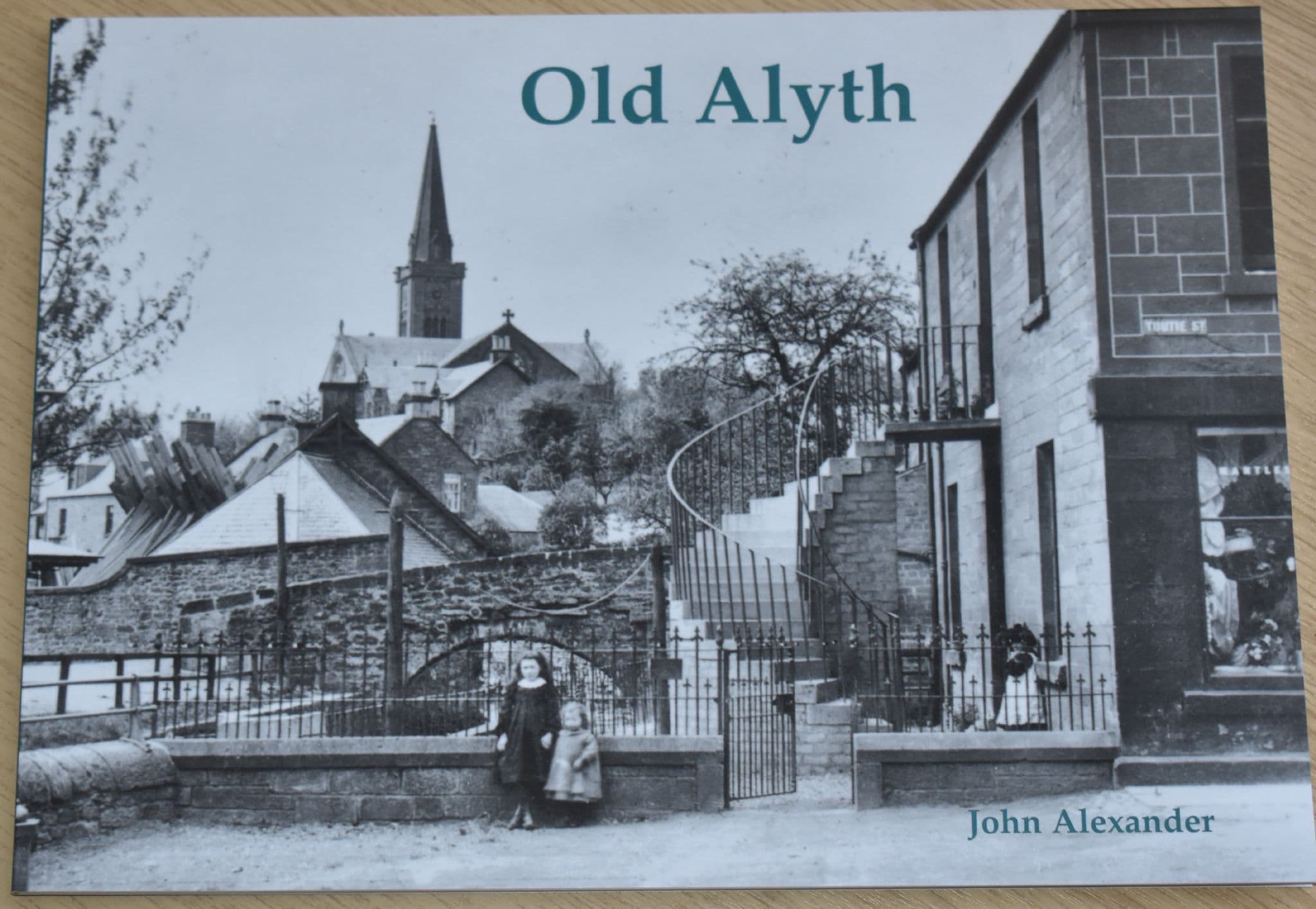 Exploring the Life and Legacy of Alan Alyth: A Unique Figure in Modern History