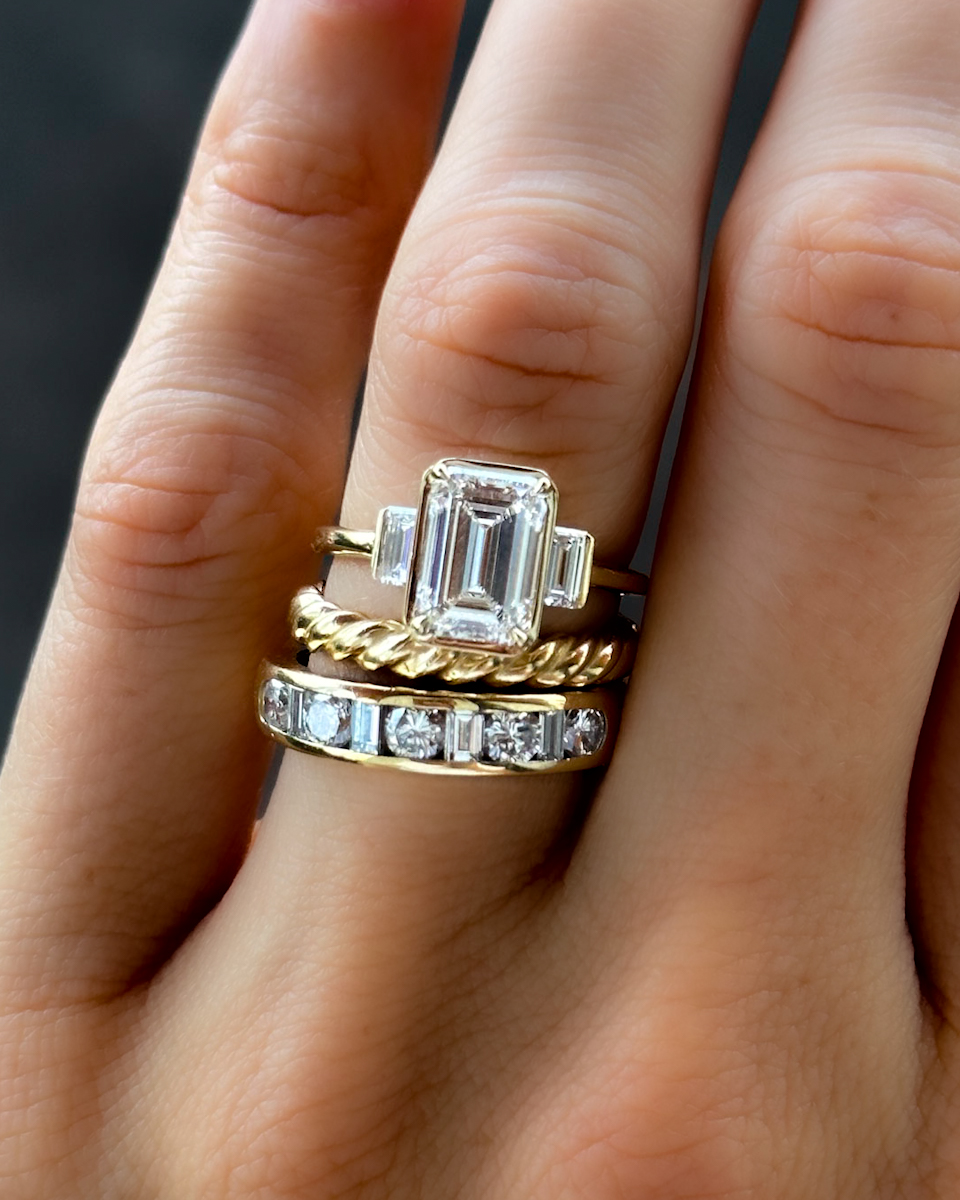 Discovering the Timeless Appeal of Burnished Rings: Craftsmanship, Style, and Meaning