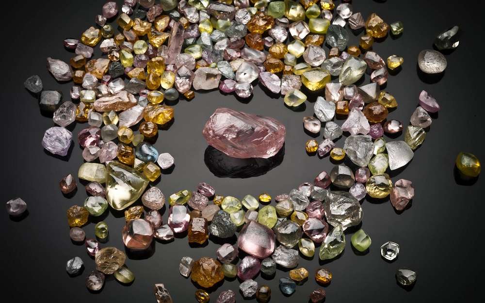 Everything You Need to Know About Uncut Gemstones: The Hidden Beauty Inside
