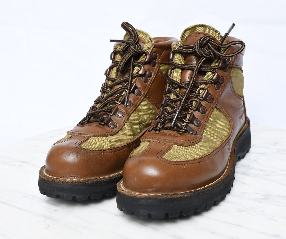 Featherlight Boots: The Ultimate Footwear for Comfort and Performance