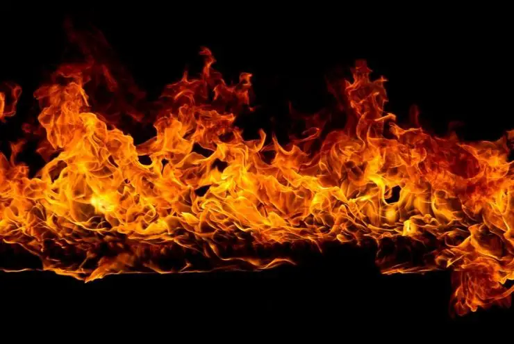Exploring the Produce Flame Cantrip: A Flicker of Fire or a Smoldering Mystery?