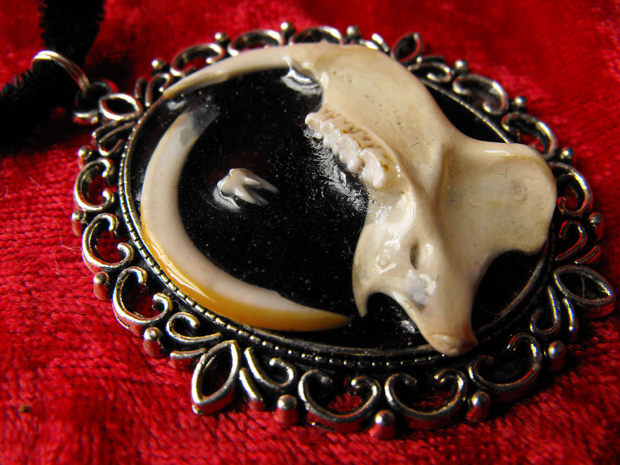 Animal Bone Jewelry: A Unique Trend in Gaming