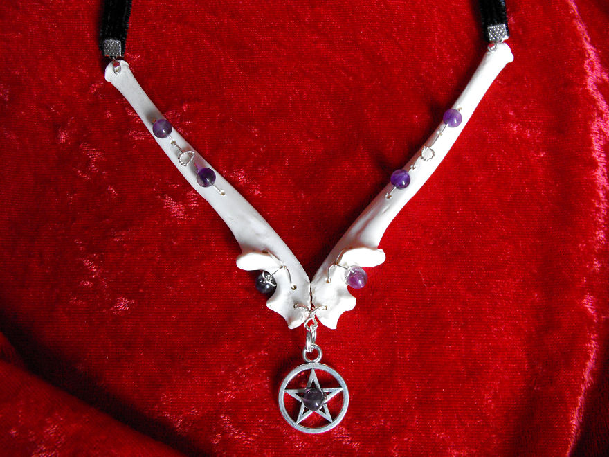 Animal Bone Jewelry: A Unique Trend in Gaming